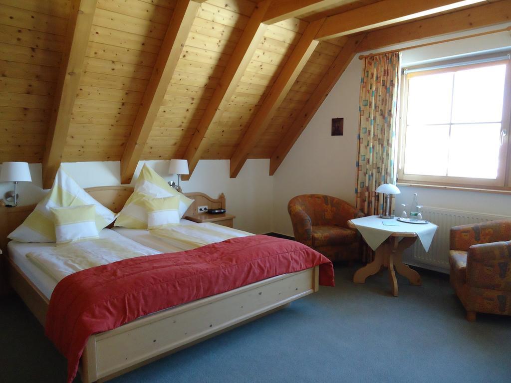 Berghotel Schiller Schonach im Schwarzwald Room photo
