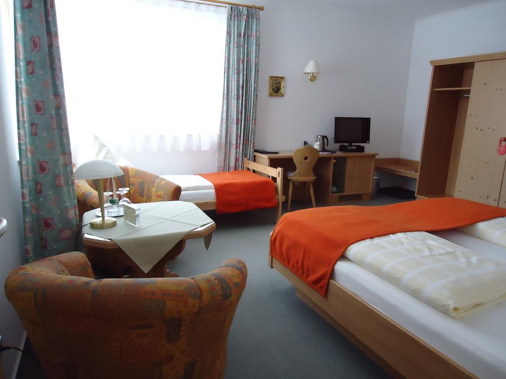 Berghotel Schiller Schonach im Schwarzwald Room photo